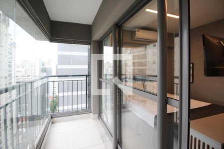 Varanda de kitnet/studio para alugar com 1 quarto, 25m² em Indianópolis, São Paulo