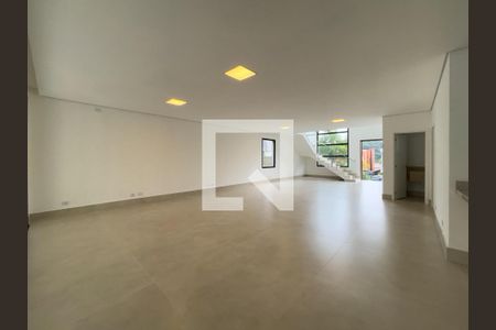 Foto 01 de casa de condomínio à venda com 4 quartos, 386m² em Cidade Tamboré, Santana de Parnaíba