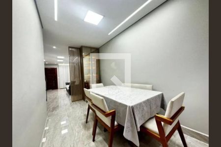 Casa à venda com 4 quartos, 190m² em Vila Carrão, São Paulo