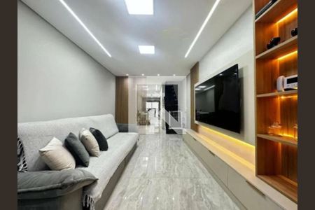 Casa à venda com 4 quartos, 190m² em Vila Carrão, São Paulo