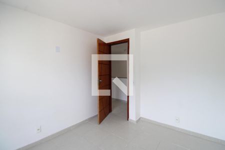 Quarto 1 de casa de condomínio para alugar com 3 quartos, 75m² em Taquara, Rio de Janeiro