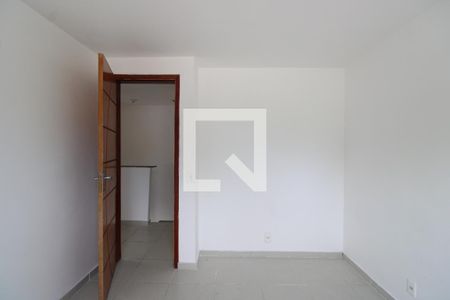 Quarto 1 de casa de condomínio para alugar com 3 quartos, 75m² em Taquara, Rio de Janeiro