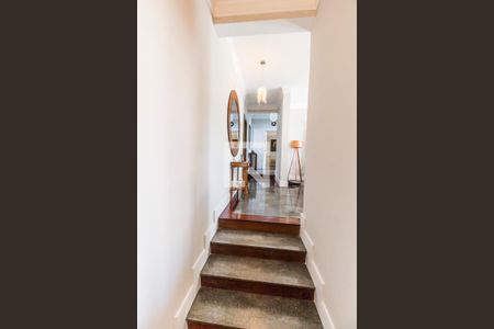 Escada de casa de condomínio à venda com 4 quartos, 400m² em Alphaville, Santana de Parnaíba