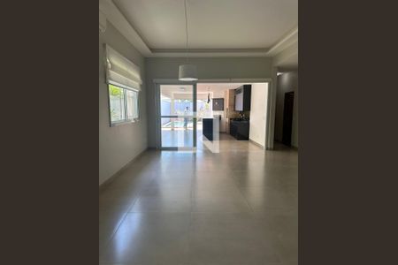 Casa de Condomínio para alugar com 3 quartos, 270m² em Laranjeiras, Uberlândia