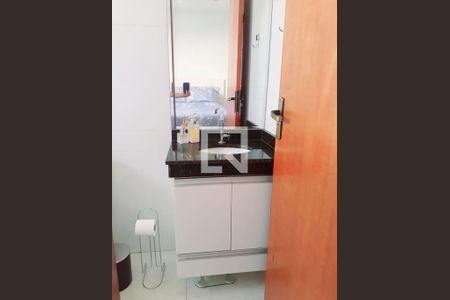 Banheiro de casa de condomínio à venda com 2 quartos, 78m² em Vila Granada, São Paulo