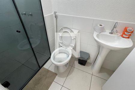 Banheiro de apartamento para alugar com 2 quartos, 48m² em Vila Ouro Preto, Duque de Caxias