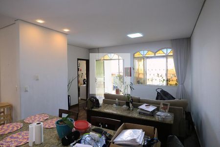 Sala de casa para alugar com 5 quartos, 280m² em Sagrada Família, Belo Horizonte