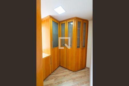 Closet do Quarto 1 de apartamento para alugar com 2 quartos, 65m² em Jardim Oriental, São Paulo