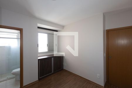 Suíte 1 de apartamento para alugar com 2 quartos, 68m² em Vila da Serra, Nova Lima