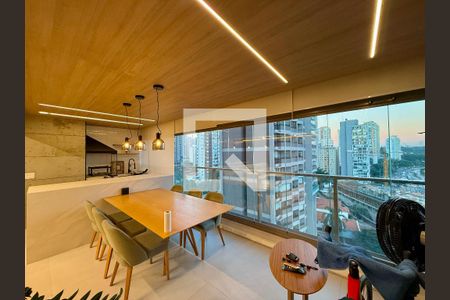 Varanda  de apartamento à venda com 3 quartos, 125m² em Jardim das Acacias, São Paulo