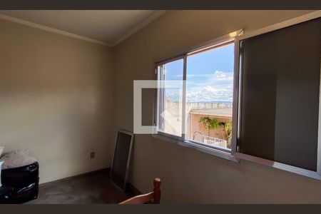 Quarto 2 de casa à venda com 4 quartos, 230m² em Jardim Danfer, São Paulo