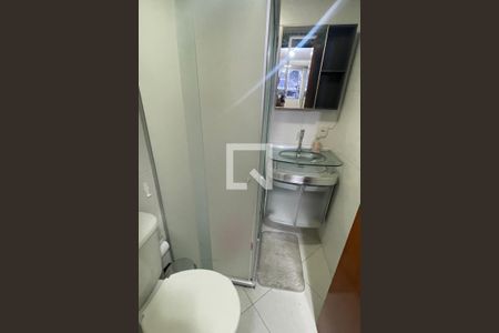 Banheiro de apartamento para alugar com 2 quartos, 60m² em Engenho do Porto, Duque de Caxias