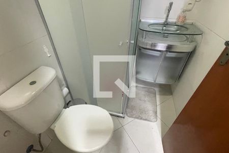 Banheiro de apartamento para alugar com 2 quartos, 60m² em Engenho do Porto, Duque de Caxias