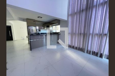 Sala de casa de condomínio para alugar com 5 quartos, 259m² em Trindade, Florianópolis