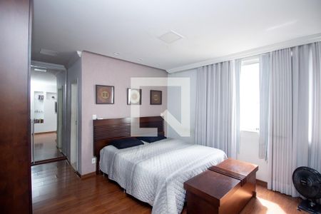 Quarto Suíte de casa à venda com 4 quartos, 370m² em Cabral, Contagem