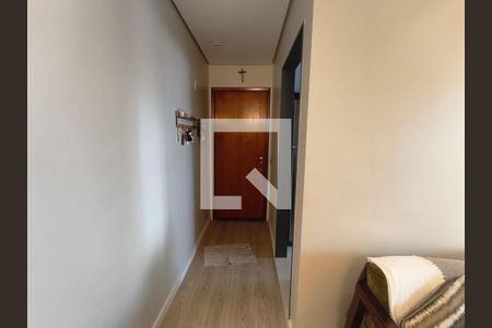 Corredor de apartamento à venda com 3 quartos, 71m² em Vila Lucia, São Paulo