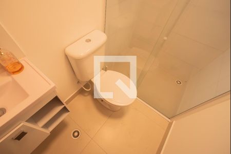 Banheiro de apartamento para alugar com 1 quarto, 33m² em Chácara Inglesa, São Paulo