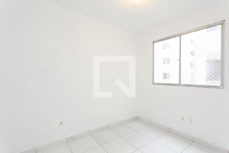 Quarto 2 de apartamento para alugar com 2 quartos, 40m² em Jardim Santa Teresinha, São Paulo
