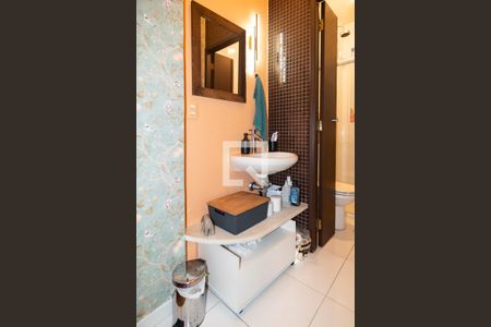 Banheiro Social de apartamento à venda com 3 quartos, 220m² em Bela Vista, São Paulo