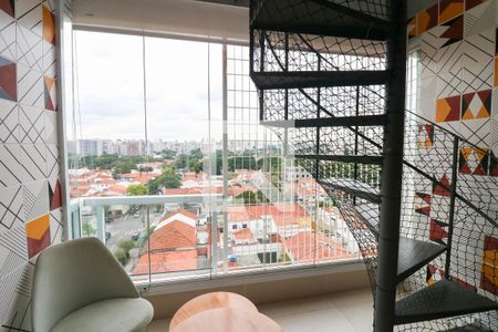 Escada de apartamento para alugar com 1 quarto, 80m² em Campo Belo, São Paulo