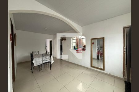 Casa à venda com 3 quartos, 360m² em Industrial, Contagem