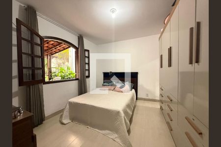 Casa à venda com 3 quartos, 360m² em Industrial, Contagem