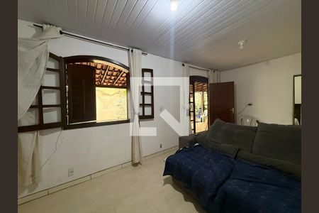 Casa à venda com 3 quartos, 360m² em Industrial, Contagem