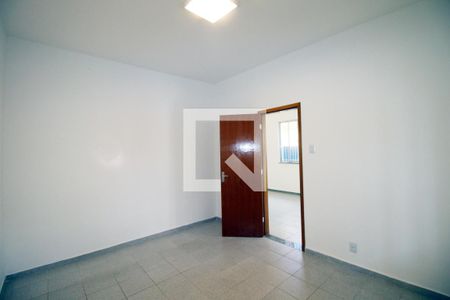 Quarto 1 de casa para alugar com 3 quartos, 115m² em Brás de Pina, Rio de Janeiro