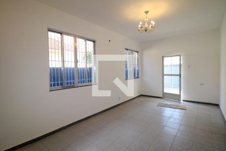 Sala de casa para alugar com 3 quartos, 115m² em Brás de Pina, Rio de Janeiro