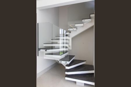 Escada de casa à venda com 4 quartos, 173m² em Parque Taquaral, Campinas