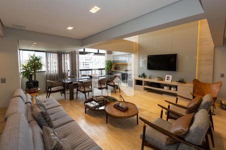 Sala de TV de apartamento à venda com 2 quartos, 135m² em Vila da Serra, Nova Lima