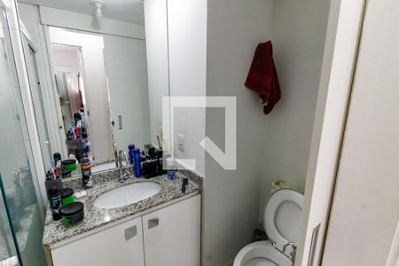 Banheiro Corredor de apartamento para alugar com 3 quartos, 68m² em Vila Suzana, São Paulo