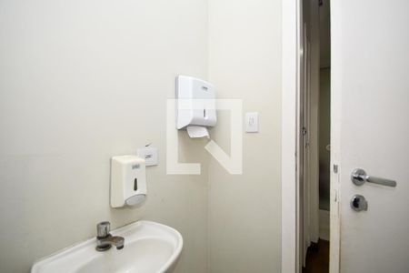 lavabo de casa para alugar com 3 quartos, 450m² em Alto de Pinheiros, São Paulo