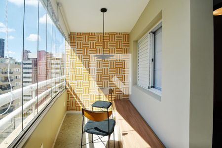 varanda Sala de kitnet/studio para alugar com 1 quarto, 40m² em Pinheiros, São Paulo