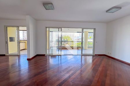 Apartamento para alugar com 4 quartos, 214m² em Sumaré, São Paulo