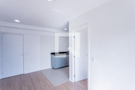 Sala, cozinha e área de serviço de apartamento para alugar com 2 quartos, 41m² em Vila Albertina, São Paulo