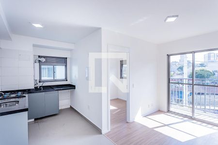 Sala, cozinha e área de serviço de apartamento para alugar com 2 quartos, 41m² em Vila Albertina, São Paulo