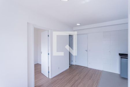 Sala, cozinha e área de serviço de apartamento para alugar com 2 quartos, 41m² em Vila Albertina, São Paulo