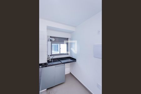 Sala, cozinha e área de serviço de apartamento para alugar com 2 quartos, 41m² em Vila Albertina, São Paulo