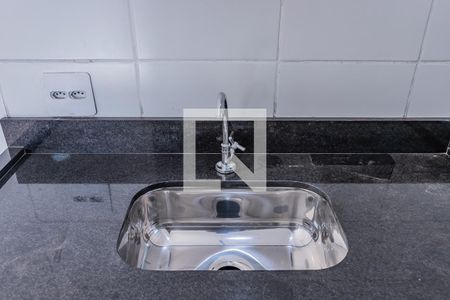 Sala, cozinha e área de serviço de apartamento para alugar com 2 quartos, 41m² em Vila Albertina, São Paulo