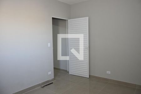 Quarto 1 de apartamento para alugar com 2 quartos, 60m² em Jardim Santo Eduardo, Embu das Artes