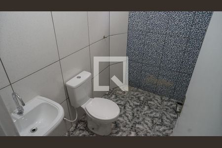 Banheiro de casa para alugar com 1 quarto, 47m² em Jardim Presidente Dutra, Guarulhos
