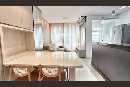 Sala de apartamento à venda com 2 quartos, 63m² em Vila da Serra, Nova Lima