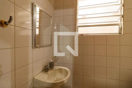 Banheiro social de casa para alugar com 3 quartos, 125m² em Parque Edu Chaves, São Paulo
