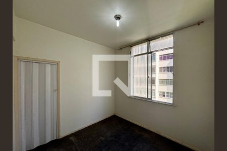 Quarto 1 de apartamento à venda com 2 quartos, 57m² em Copacabana, Rio de Janeiro