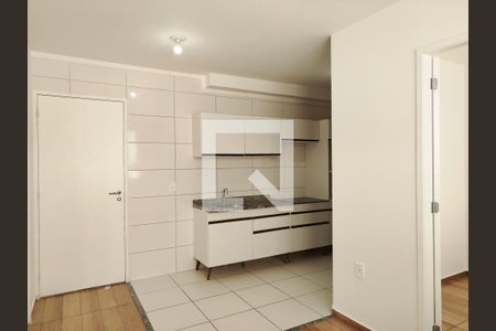 Sala com cozinha de apartamento à venda com 2 quartos, 33m² em Cidade Mãe do Céu, São Paulo