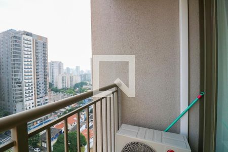 Varanda da Sala / Cozinha de apartamento para alugar com 1 quarto, 32m² em Campo Belo, São Paulo