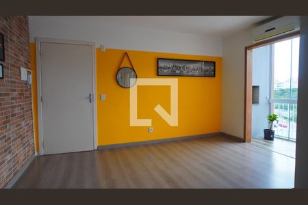Sala de apartamento à venda com 2 quartos, 55m² em Vila Nova, Porto Alegre