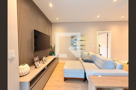 Sala de TV de casa de condomínio à venda com 3 quartos, 329m² em Jardim Santa Teresa, Jundiaí