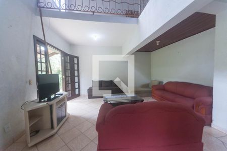 sala de casa de condomínio à venda com 3 quartos, 240m² em Rio Acima, Rio Acima